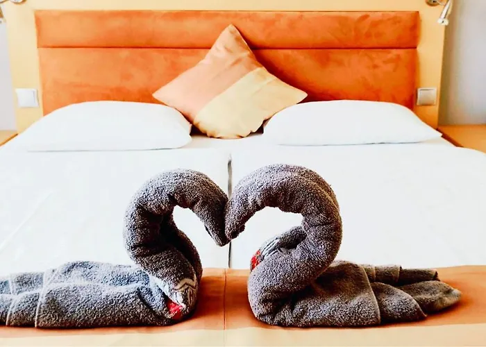 Goscinne Bialy Slon * روميا